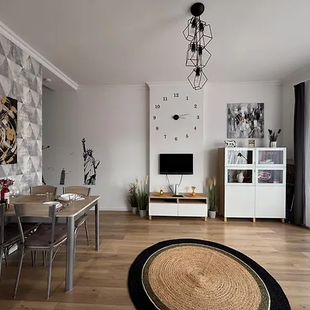 Art-deco Apartment Pecs